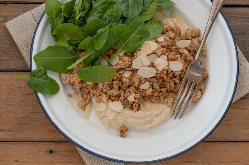 Spiced Chicken & Hummus